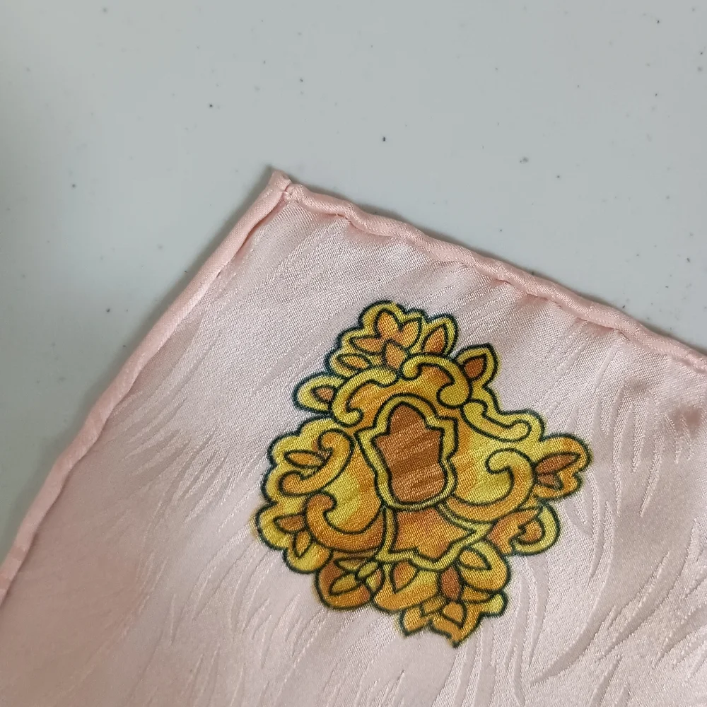 Vintage Silk Jacquard Scarf Gold Key Tassel Print Blush Pink White Square 84 cm - Picture 5 of 6